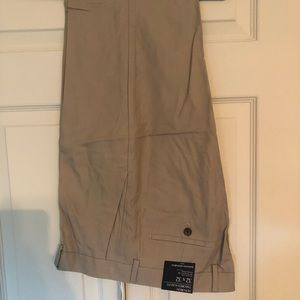 Banana Republic Mens khaki pant New. Never worn